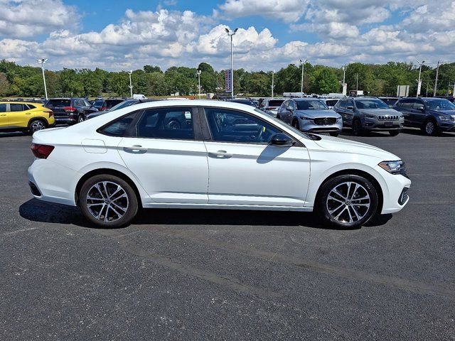 Certified 2024 Volkswagen Jetta Sport image 9