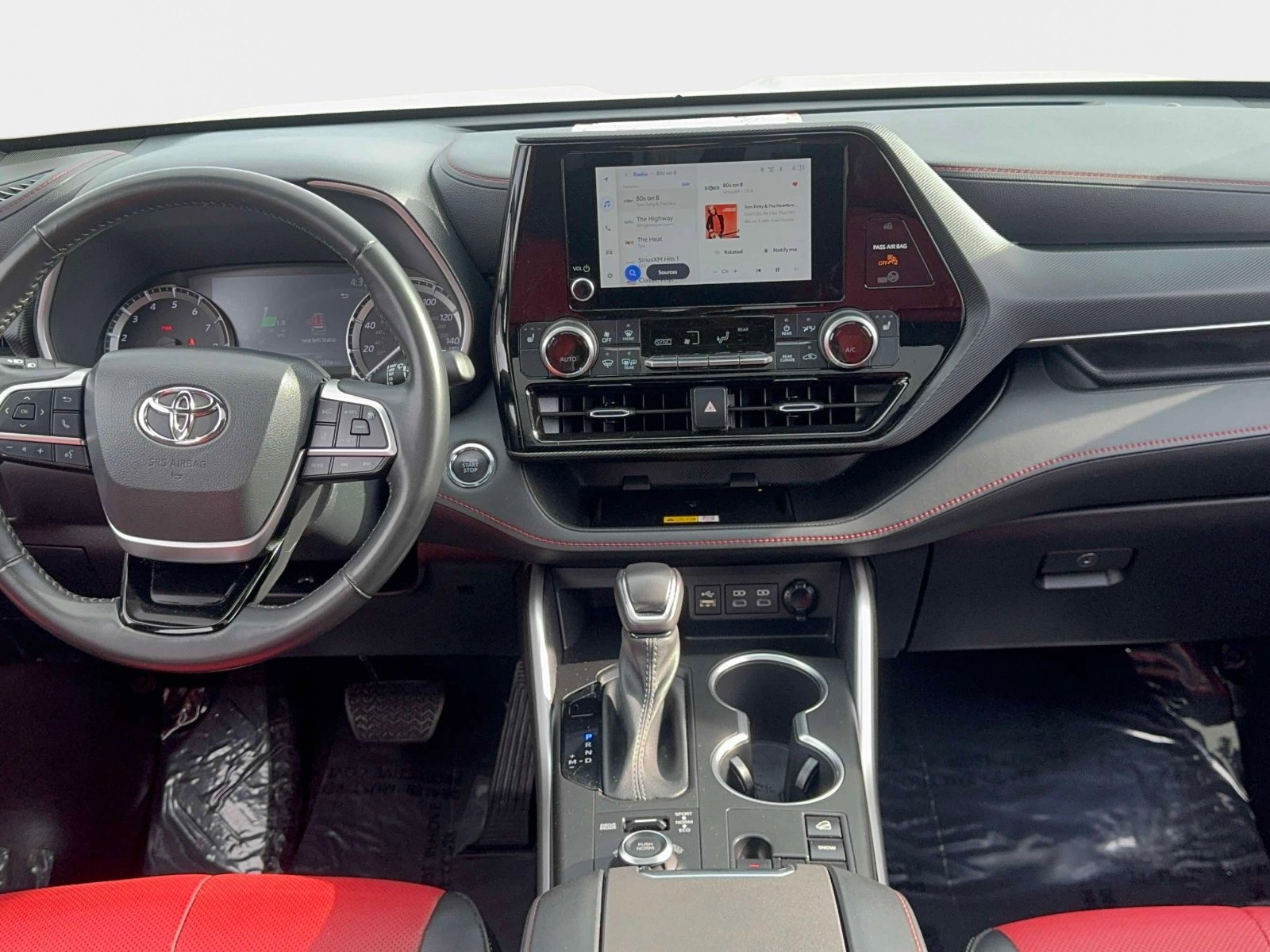 Used 2023 Toyota Highlander XSE image 11