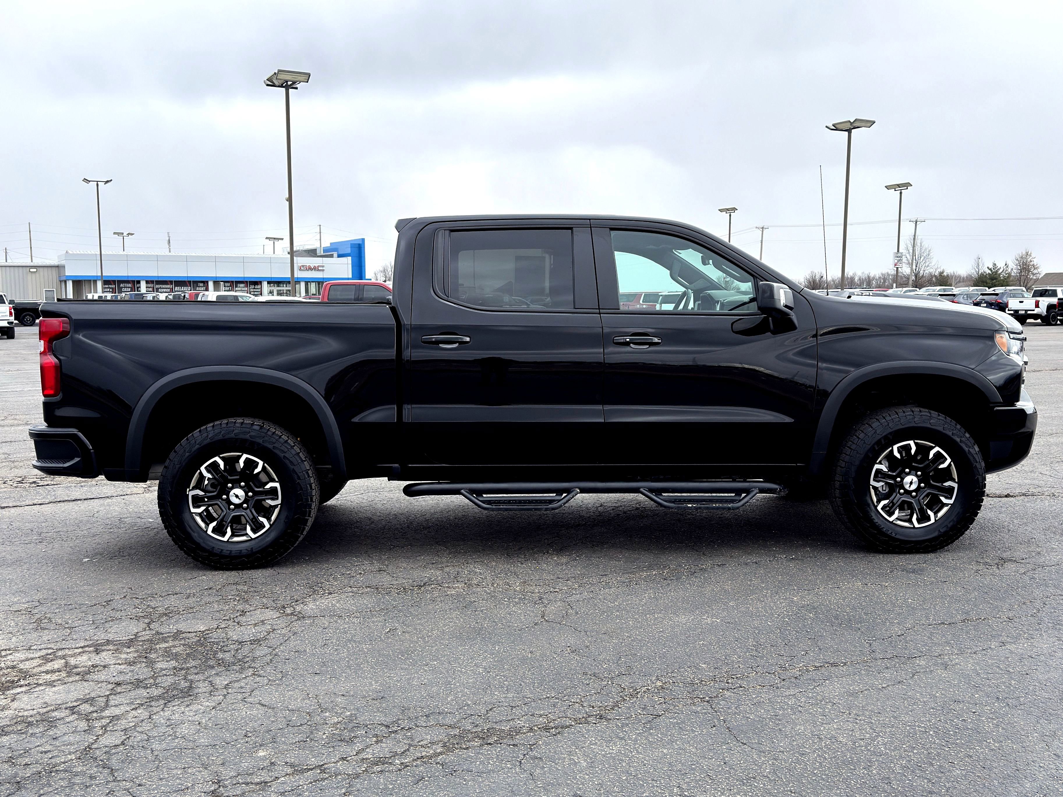 Used 2023 Chevrolet Silverado 1500 ZR2 w/ Technology Package image 2