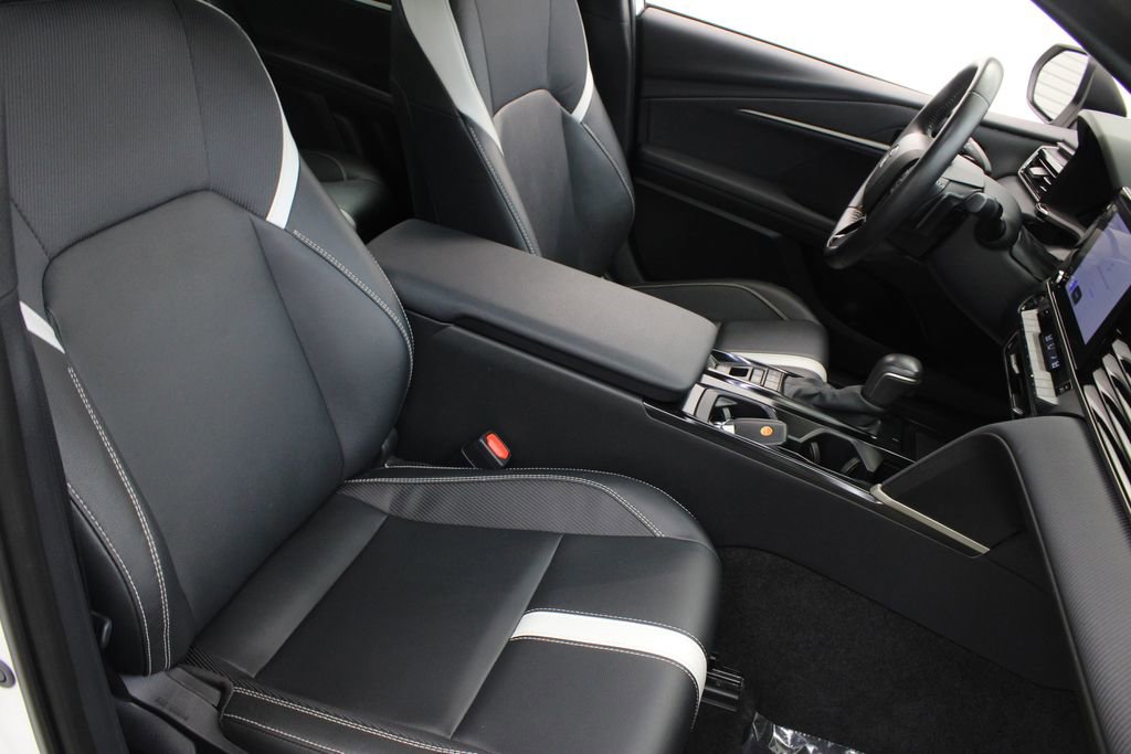 Used 2025 Toyota Camry SE FWD image 23