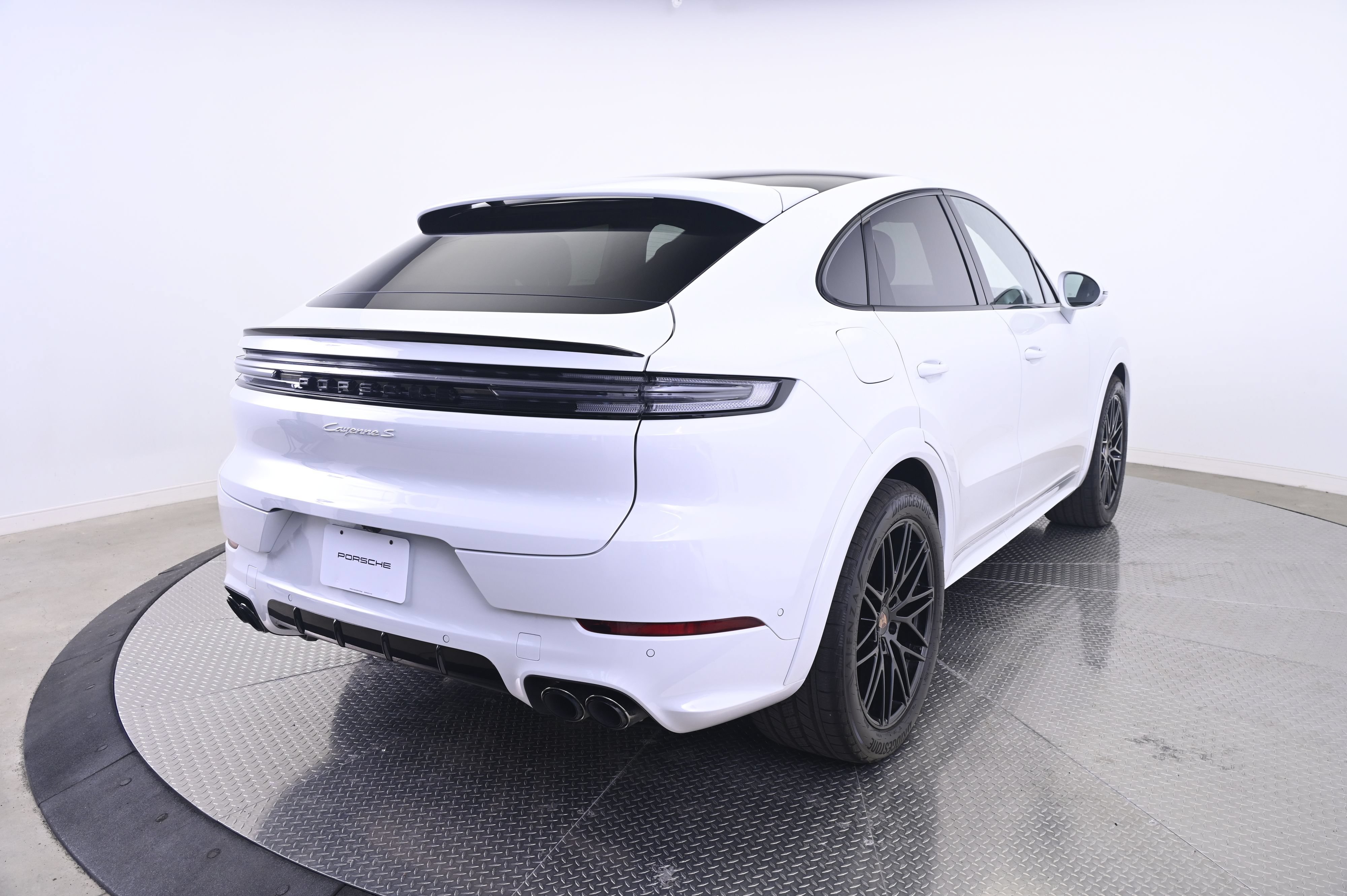 Certified 2026 Porsche Cayenne S AWD/4WD image 7