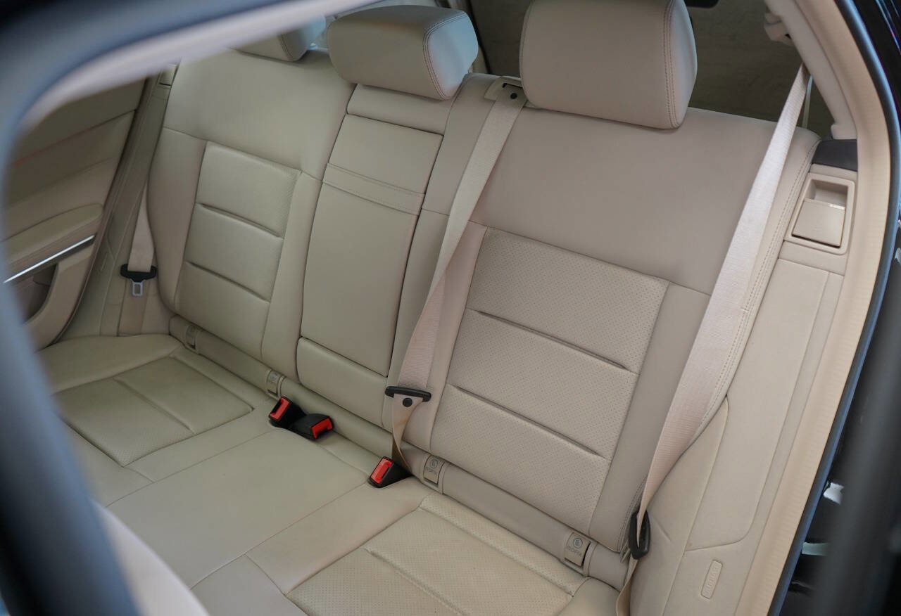 Used 2016 Mercedes-Benz E 350 4MATIC Wagon image 56