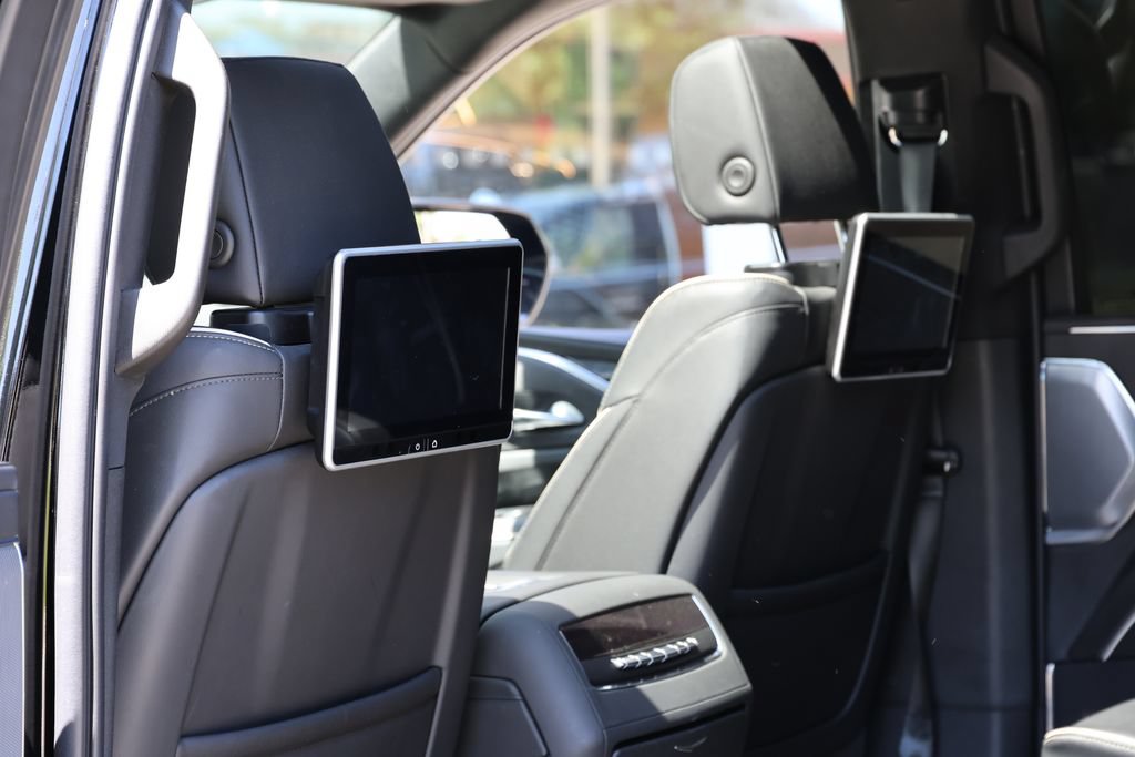 Used 2022 Cadillac Escalade ESV Sport w/ Touring Package AWD/4WD image 12