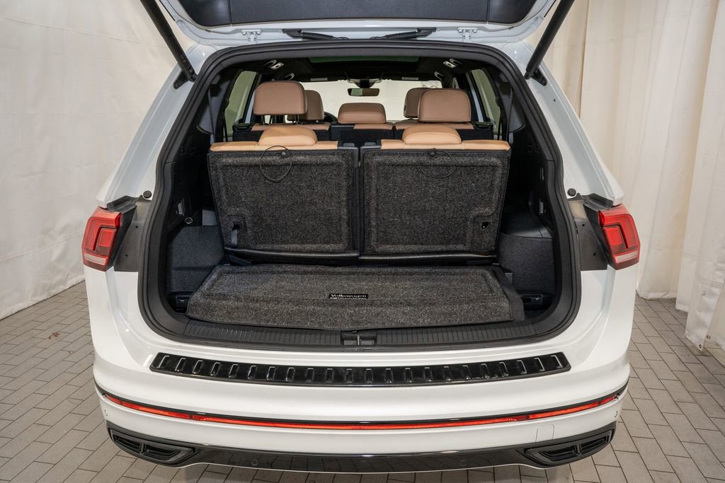 Used 2024 Volkswagen Tiguan SE R-Line image 6