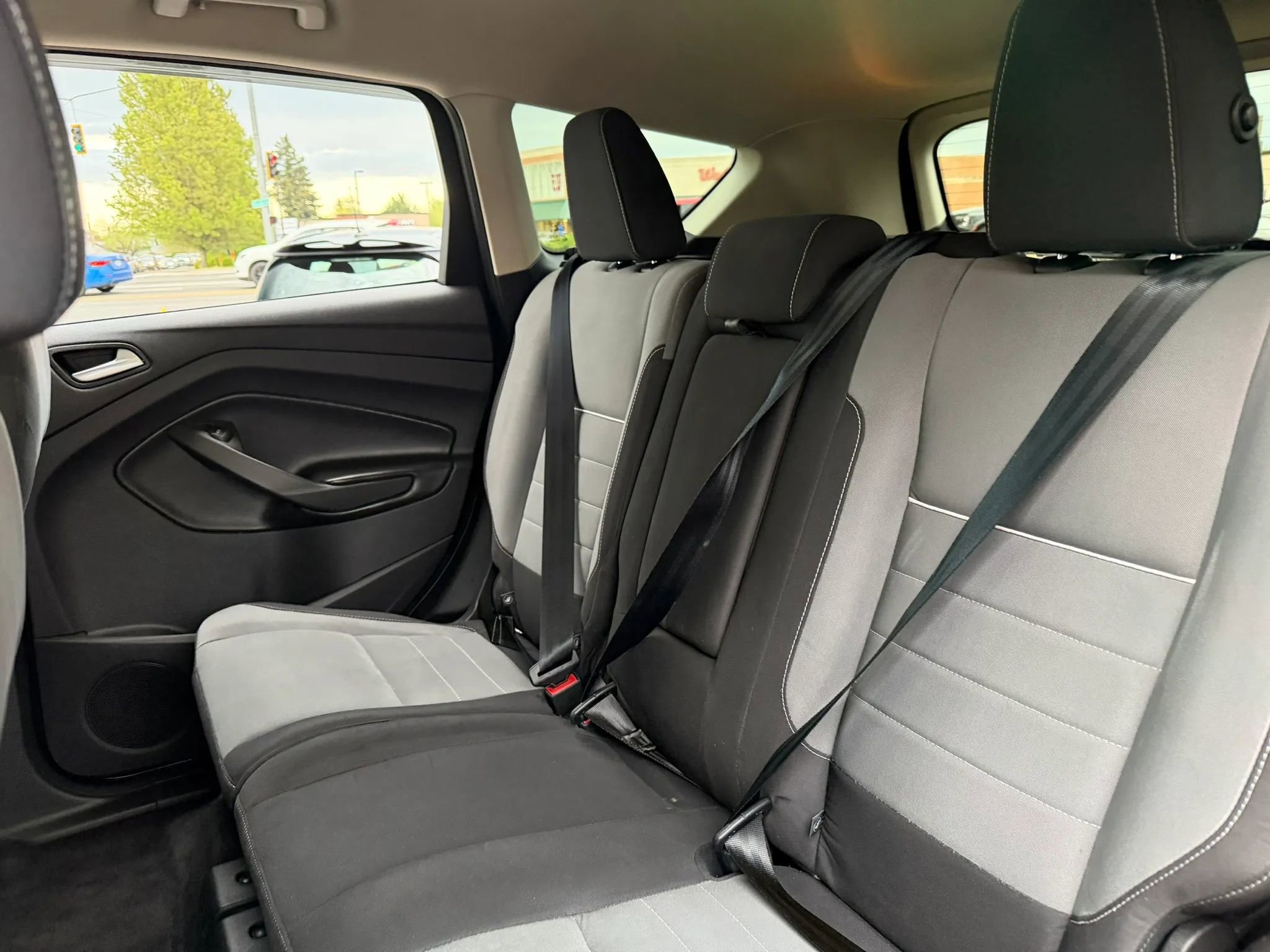 Used 2015 Ford Escape SE image 17