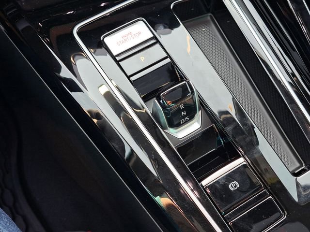 New 2025 Volkswagen GTI SE FWD image 19