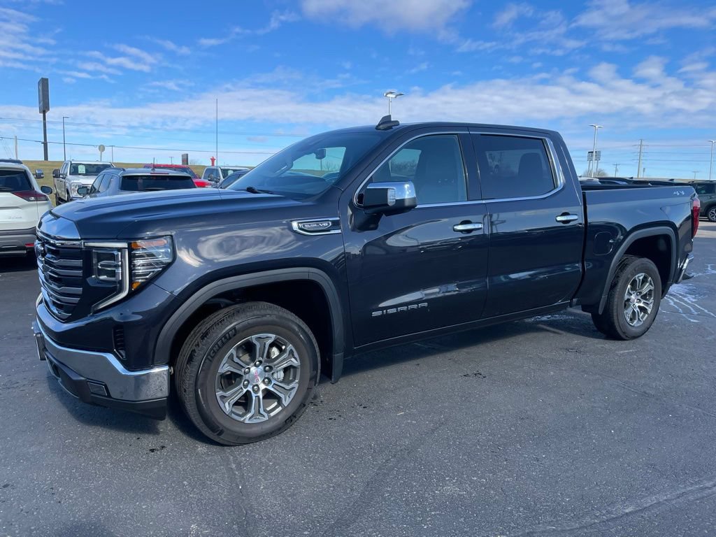 Used 2025 GMC Sierra 1500 SLT AWD/4WD image 5