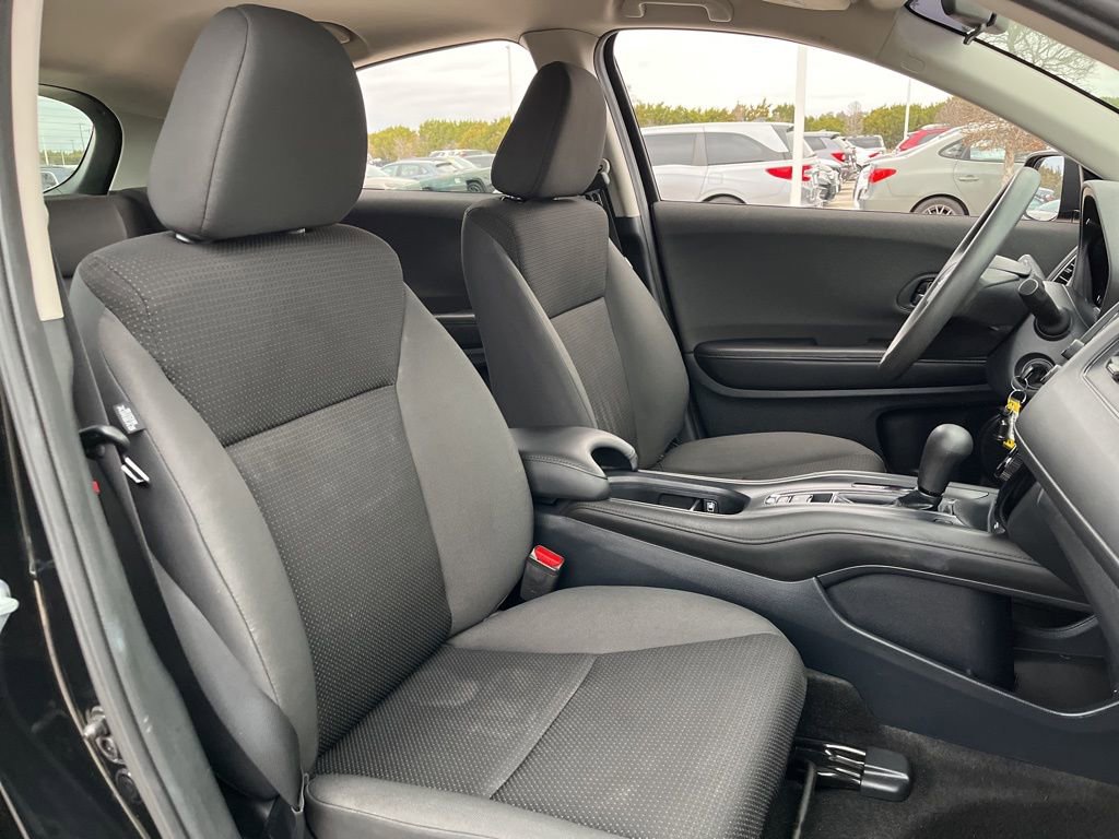 Certified 2021 Honda HR-V LX image 27