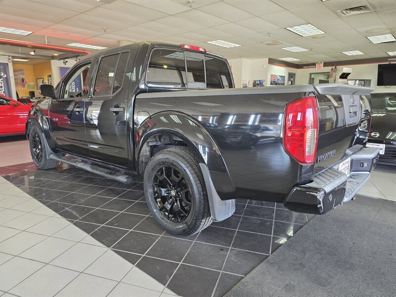 Used 2020 Nissan Frontier SV w/ Midnight Edition Floor Mats image 6