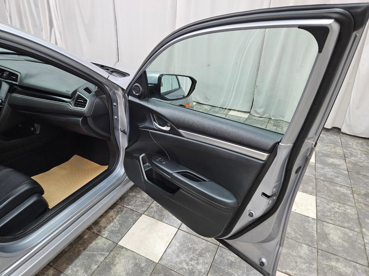 Used 2019 Honda Civic Sport image 10