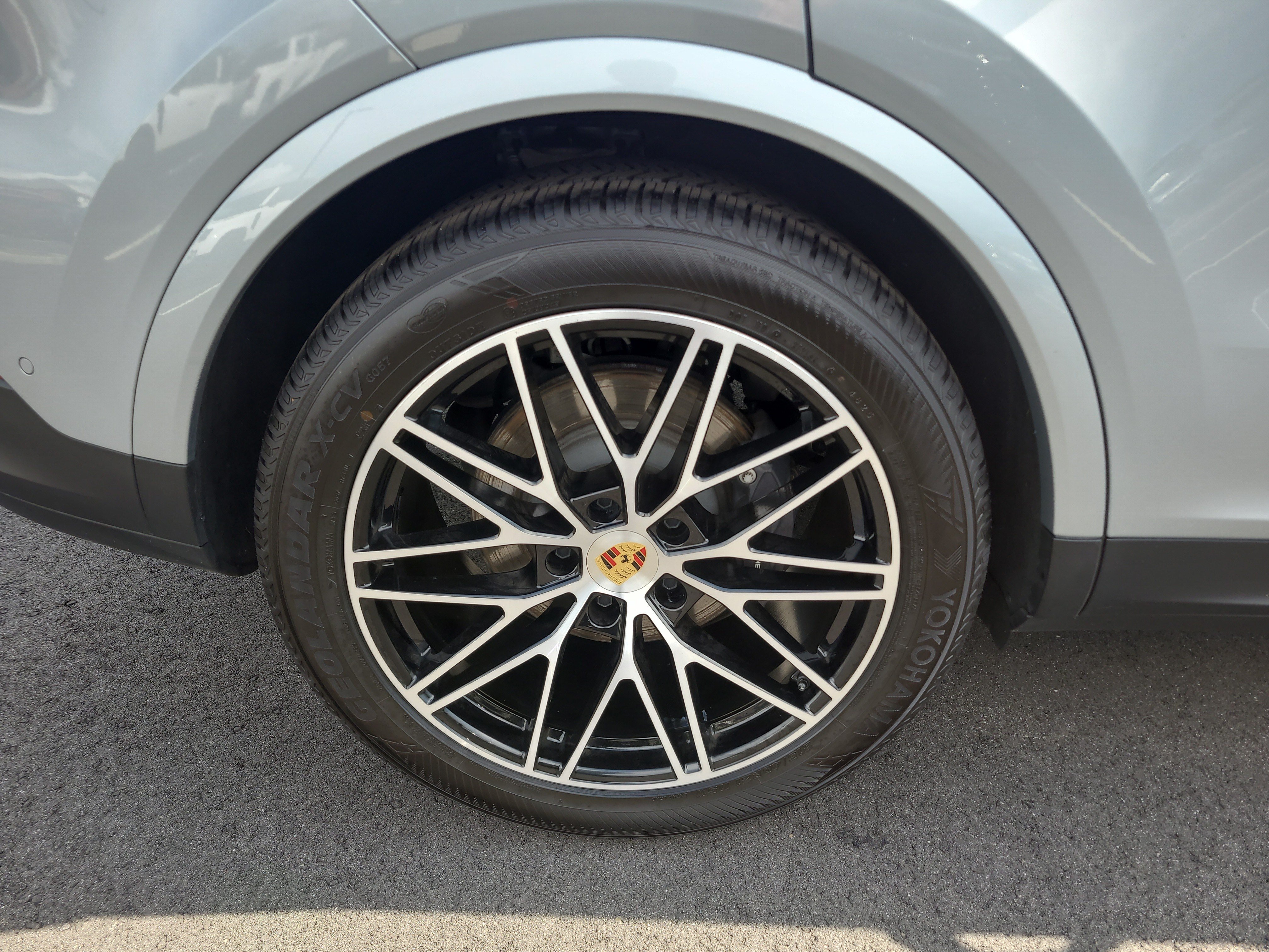 Used 2024 Porsche Cayenne AWD/4WD image 11