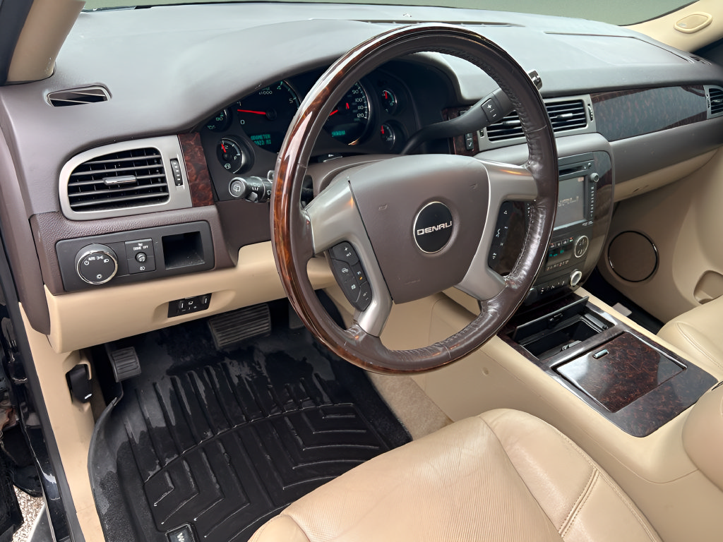Used 2012 GMC Yukon Denali AWD/4WD image 21
