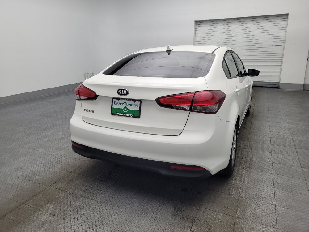 Used 2017 Kia Forte LX image 7