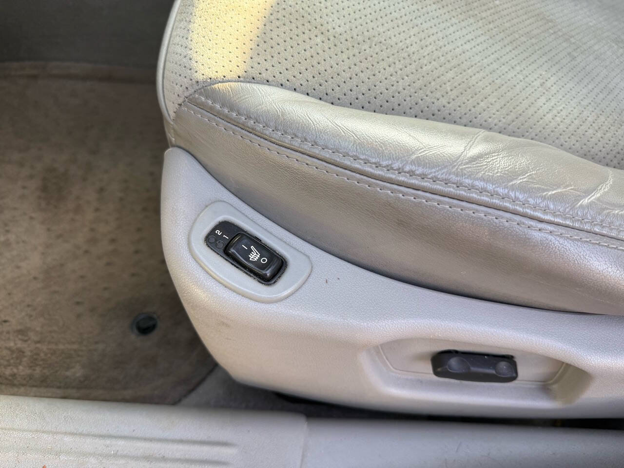 Used 2004 Chevrolet Malibu LT w/ Preferred Equipment Group FWD image 24
