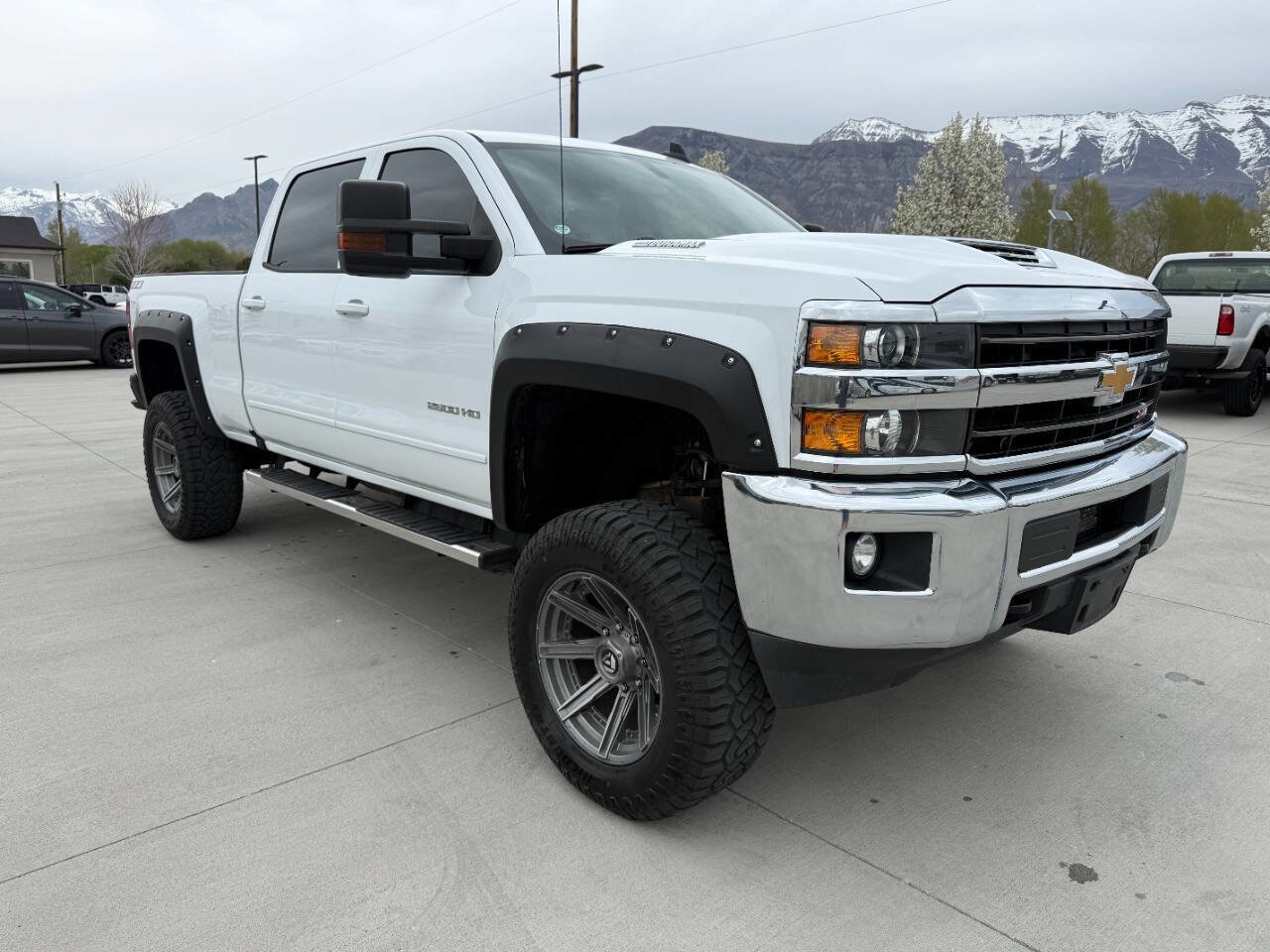 Used 2018 Chevrolet Silverado 2500 LT w/ LT Convenience Package image 9