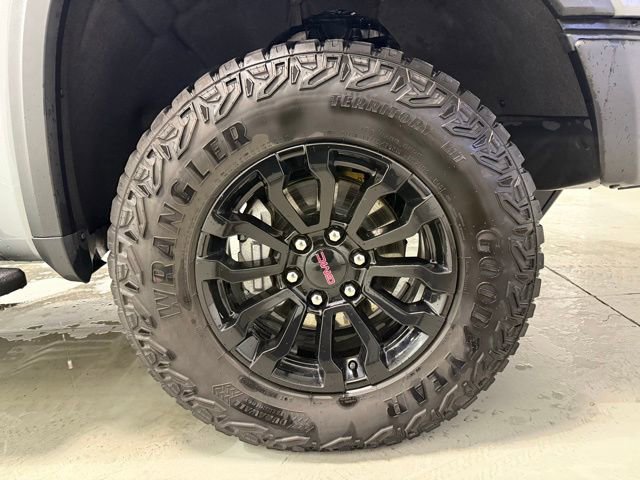 Used 2023 GMC Sierra 1500 AT4X image 32