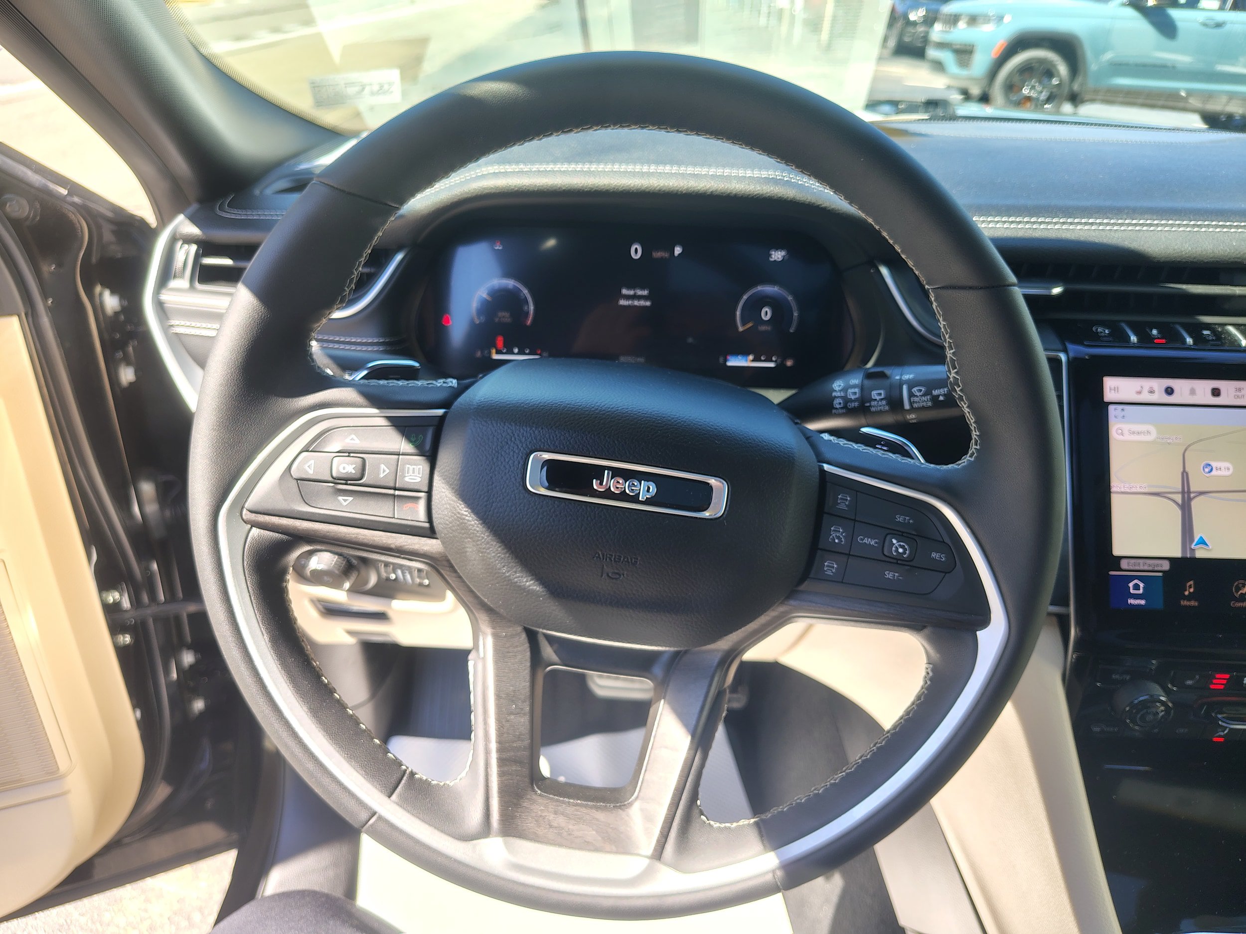 Certified 2024 Jeep Grand Cherokee Limited w/ Luxury Tech Group II AWD/4WD image 35