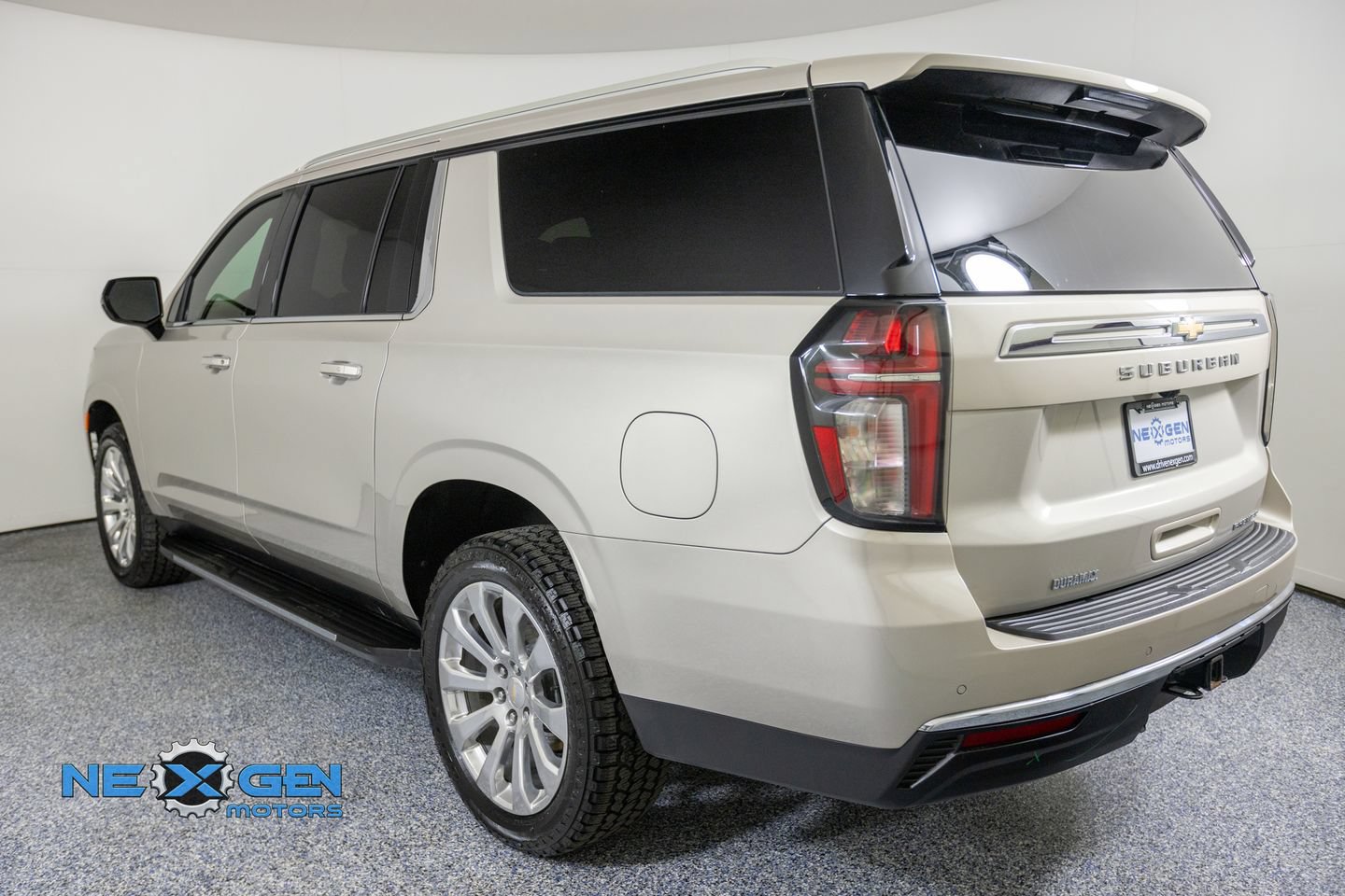 Used 2022 Chevrolet Suburban Premier AWD/4WD image 5