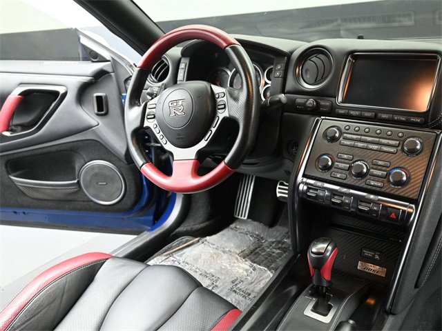 Used 2015 Nissan GT-R Black Edition image 21
