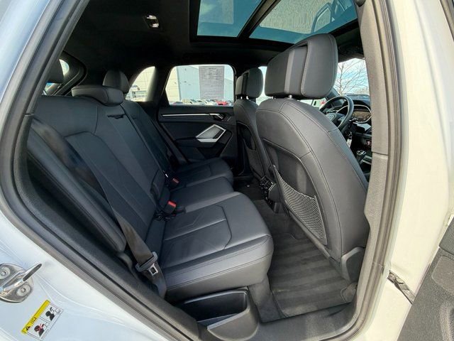 Used 2025 Audi Q3 2.0T Premium image 24