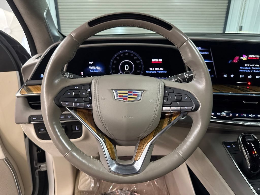 Used 2021 Cadillac Escalade Premium Luxury Platinum AWD/4WD image 34