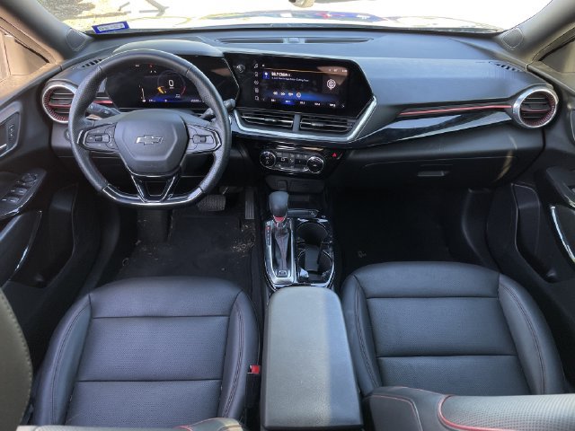 Used 2024 Chevrolet Trax RS w/ Sunroof Package FWD image 10
