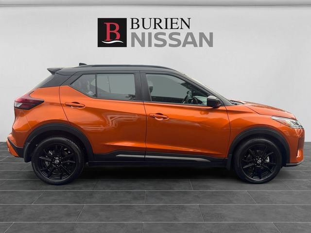 Used 2024 Nissan Kicks SR w/ SR Premium Package FWD image 6