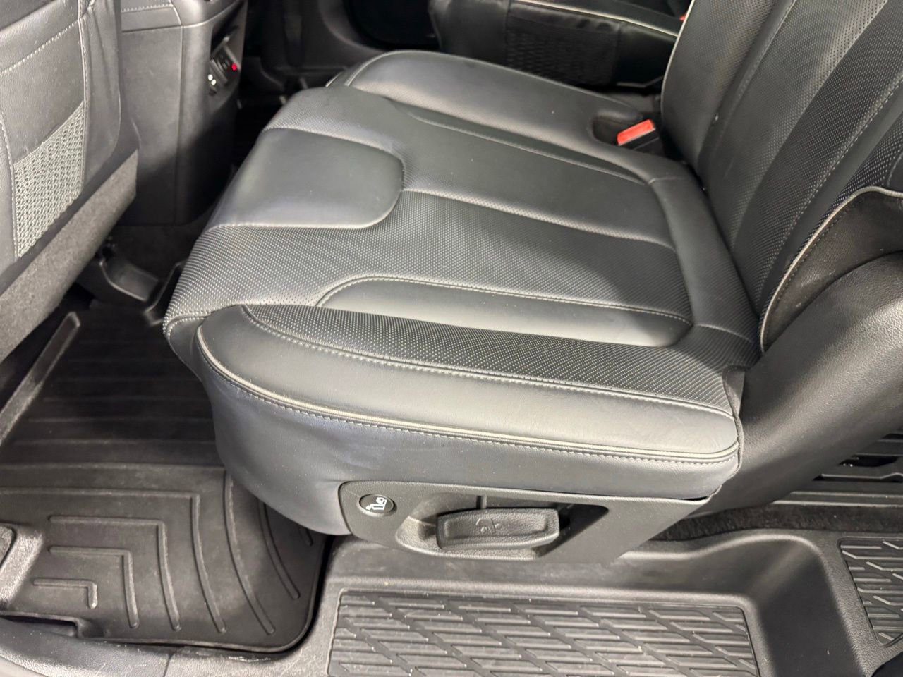 Used 2023 Hyundai Palisade Calligraphy image 27