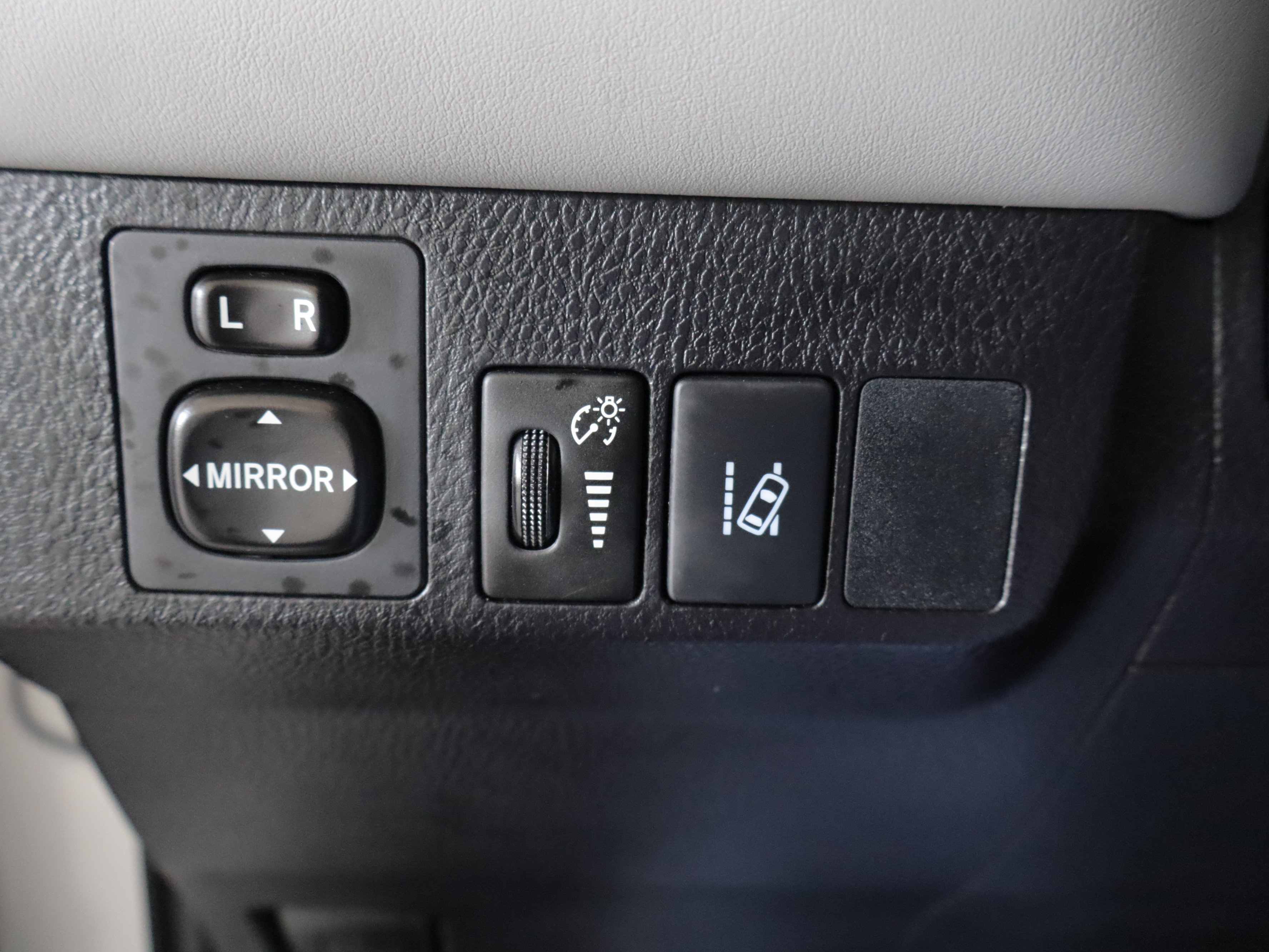 Used 2017 Toyota RAV4 Limited w/ All Weather Liner Package AWD/4WD image 18