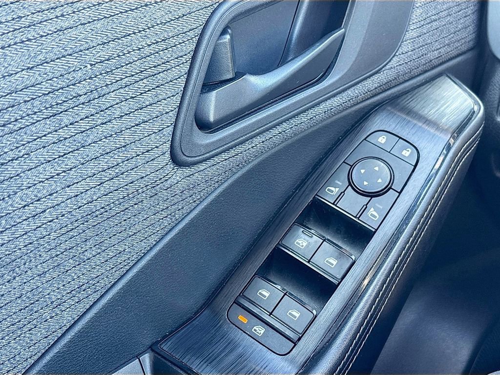 Used 2021 Nissan Rogue S image 17