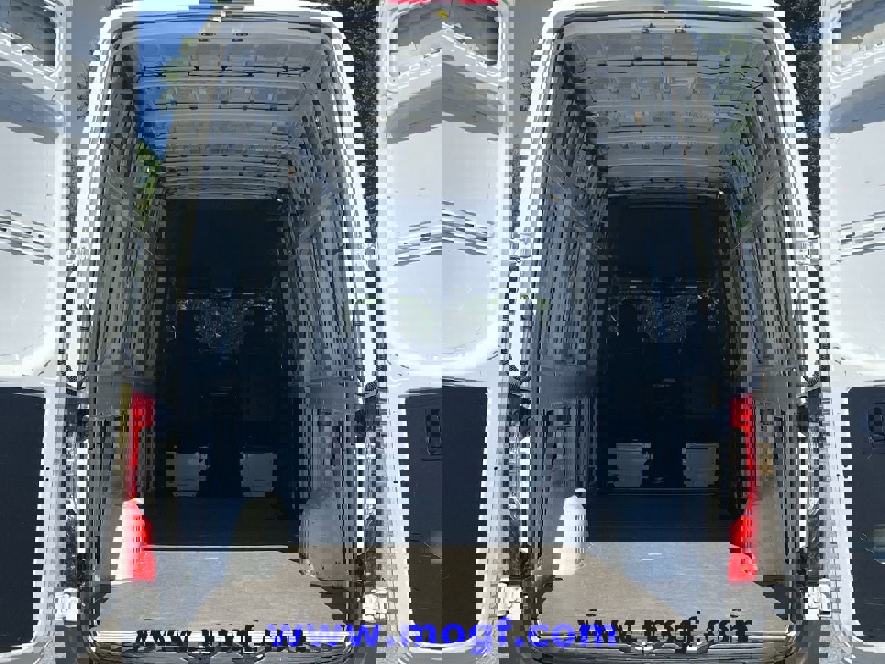 Used 2025 Mercedes-Benz Sprinter 2500 image 21