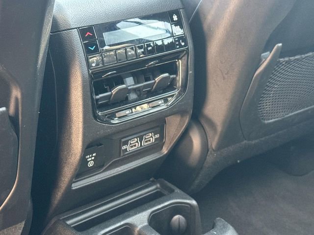 Used 2022 Jeep Grand Cherokee L Limited AWD/4WD image 23