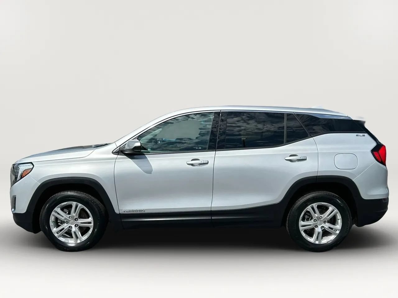 Used 2019 GMC Terrain SLE AWD/4WD image 4