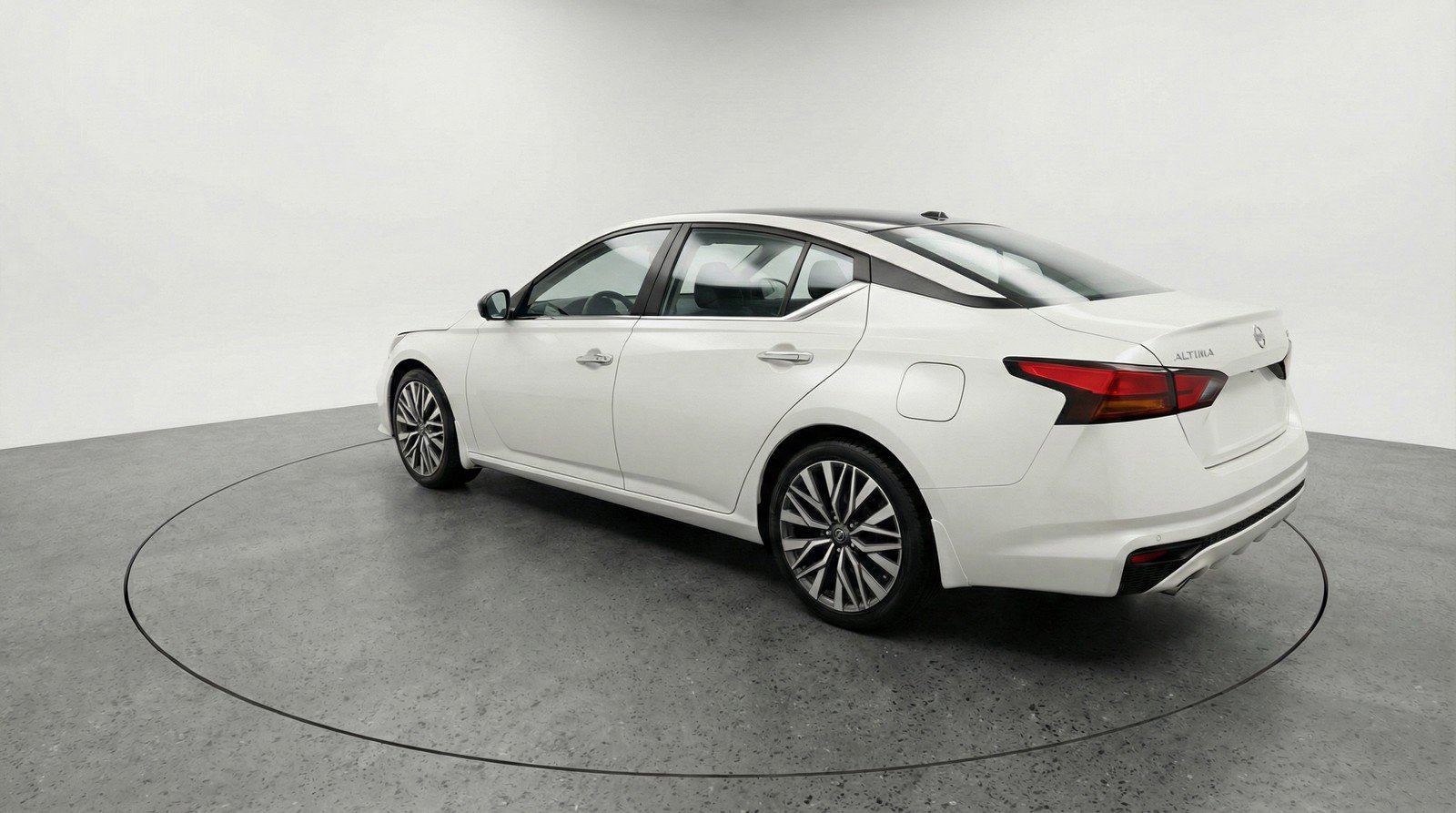 Used 2025 Nissan Altima 2.5 SV image 6