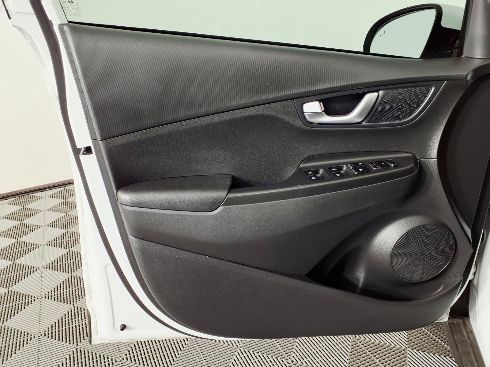 Certified 2023 Hyundai Kona SEL w/ Convenience Package FWD image 16