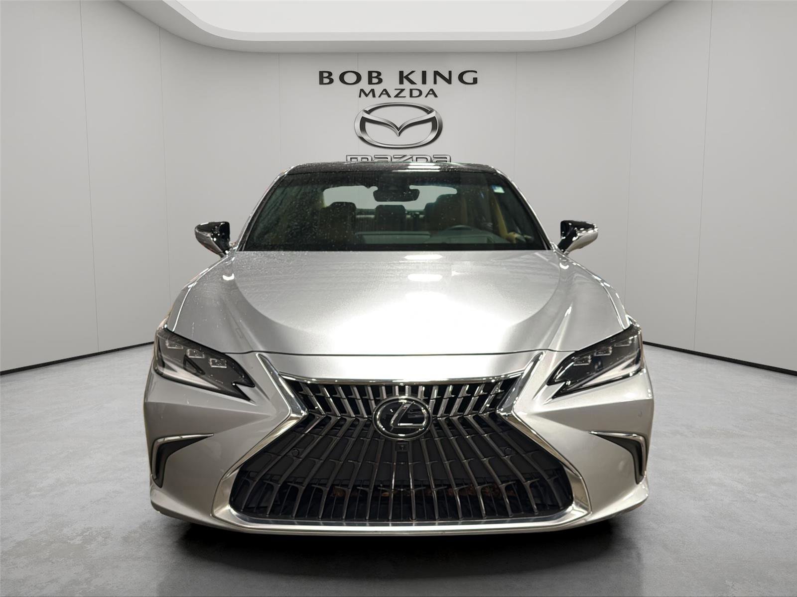 Used 2024 Lexus ES 350 Ultra Luxury w/ Accessory Package (Z2) FWD image 8