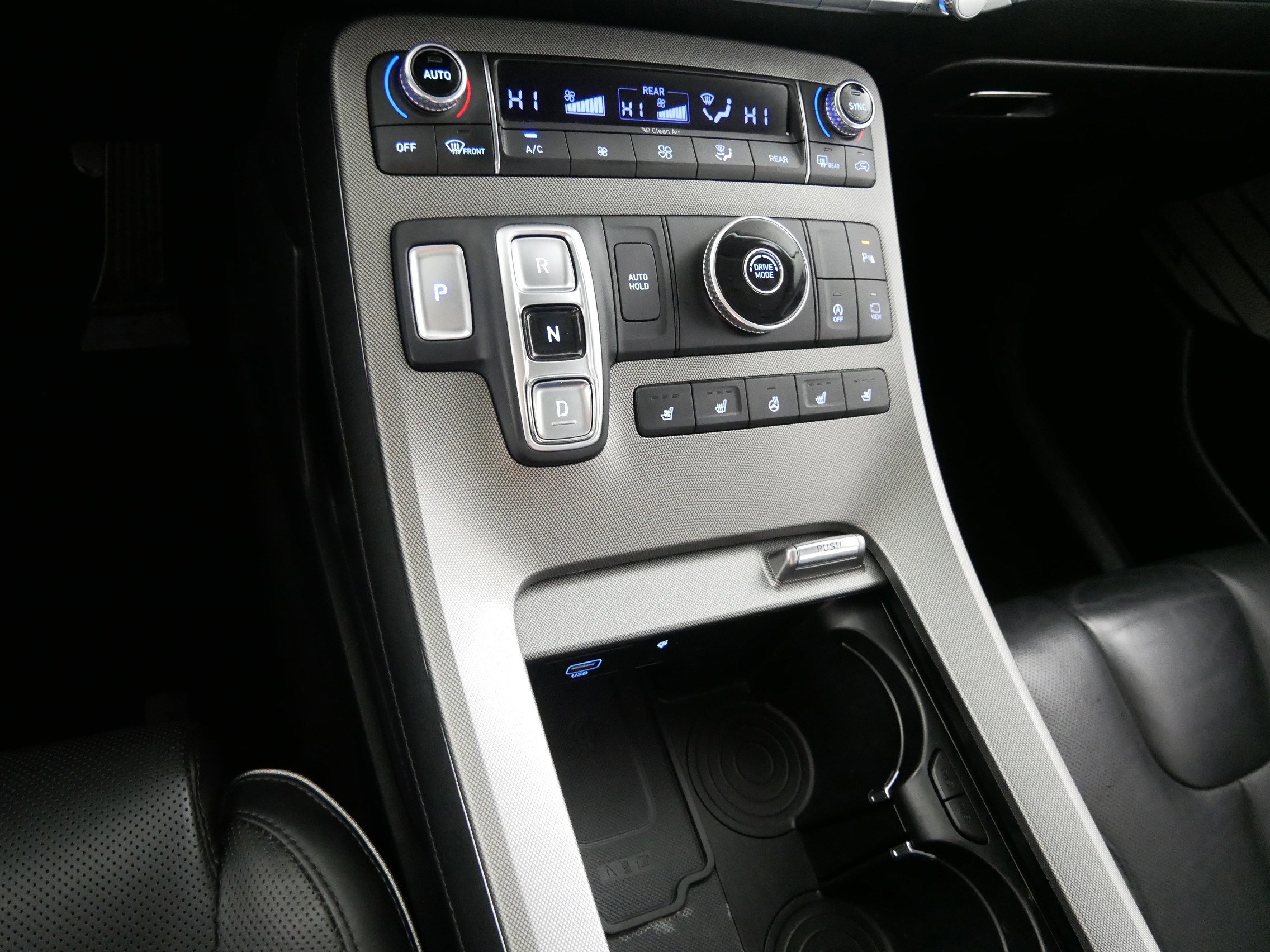 Used 2022 Hyundai Palisade Limited w/ Cargo Package image 24