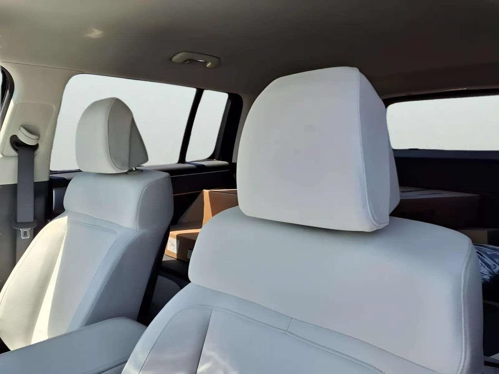 New 2026 Hyundai Santa Fe SE FWD image 12