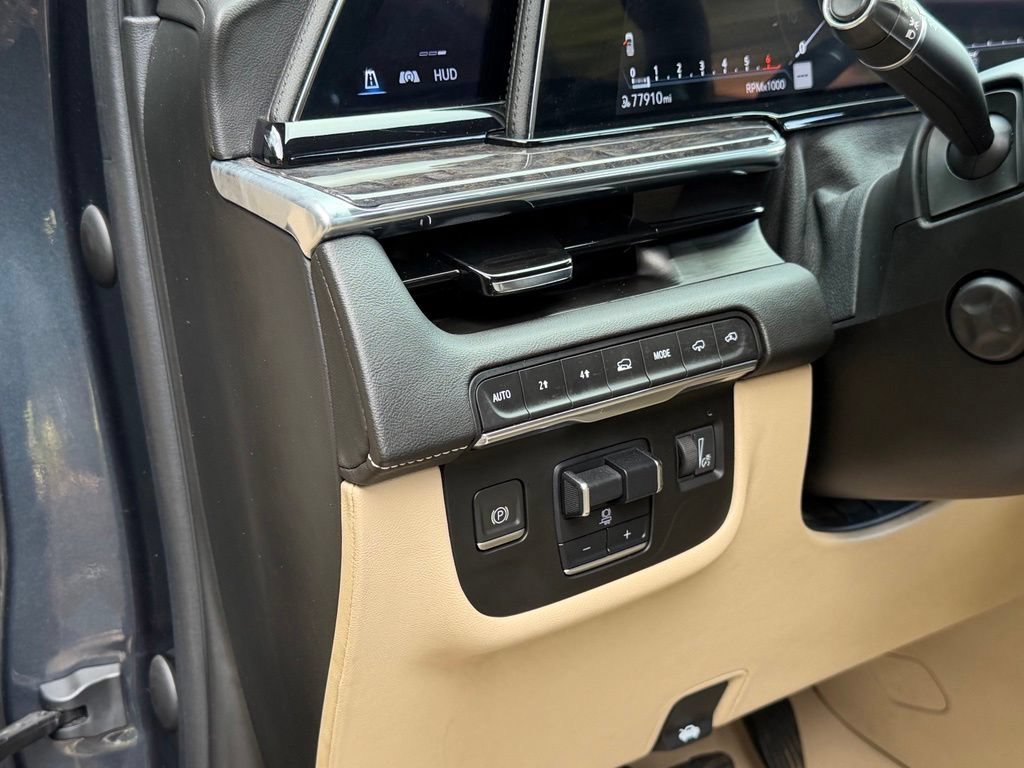 Used 2022 Cadillac Escalade Premium Luxury w/ Performance Package AWD/4WD image 29