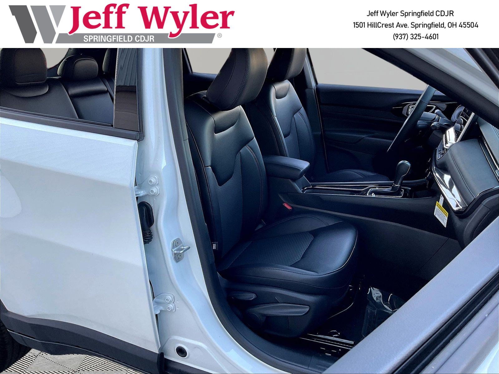 New 2026 Jeep Compass Latitude AWD/4WD image 19