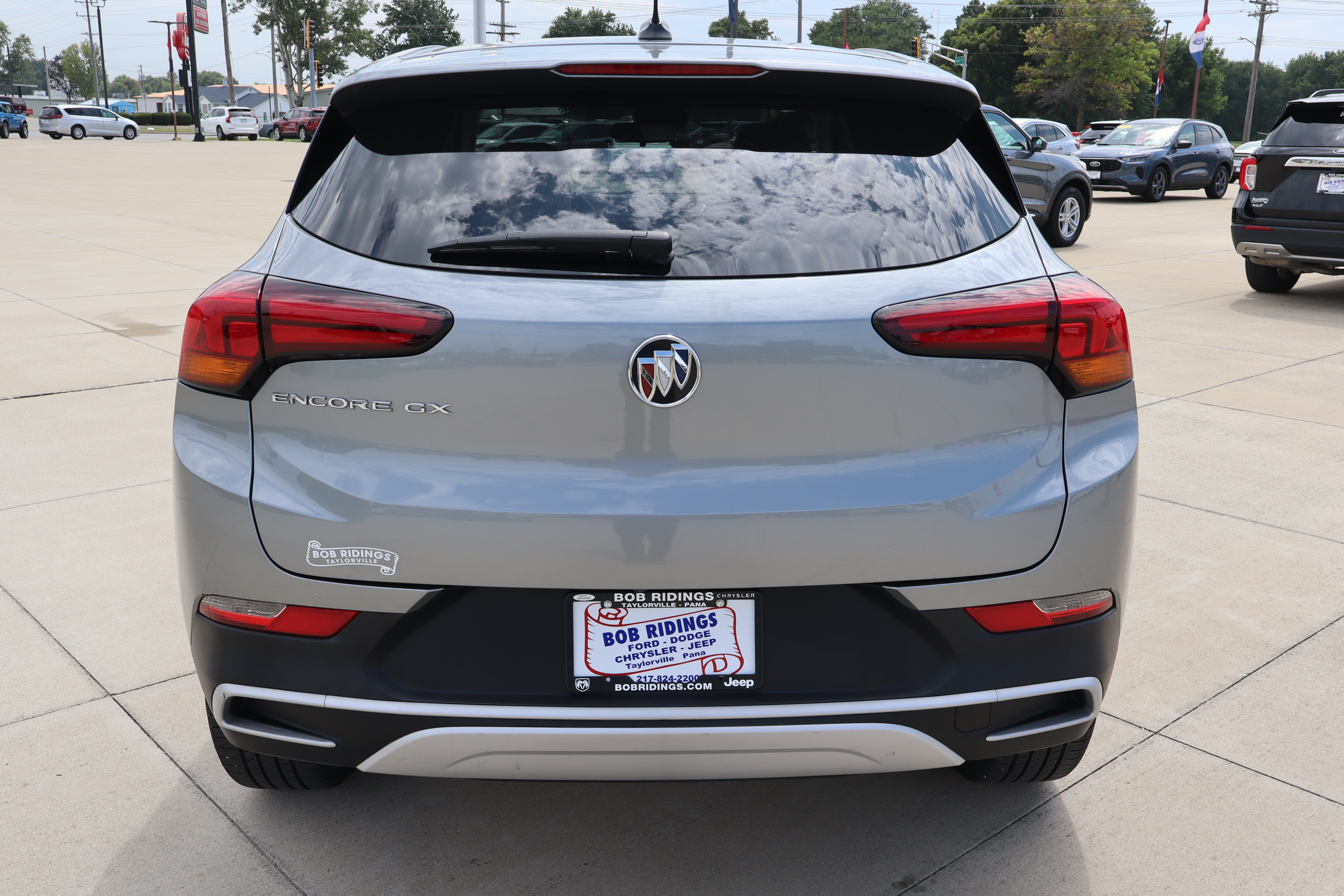 Used 2023 Buick Encore GX Preferred w/ Cold Weather Comfort Package FWD image 6