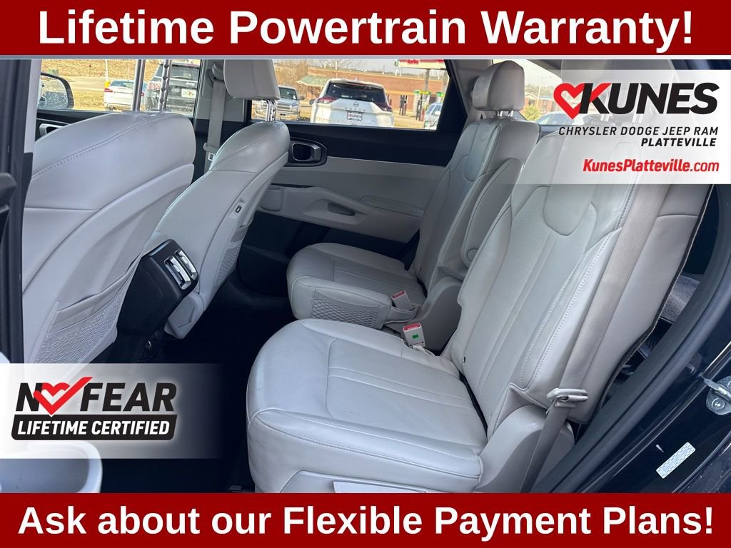 Used 2023 Kia Sorento EX image 23