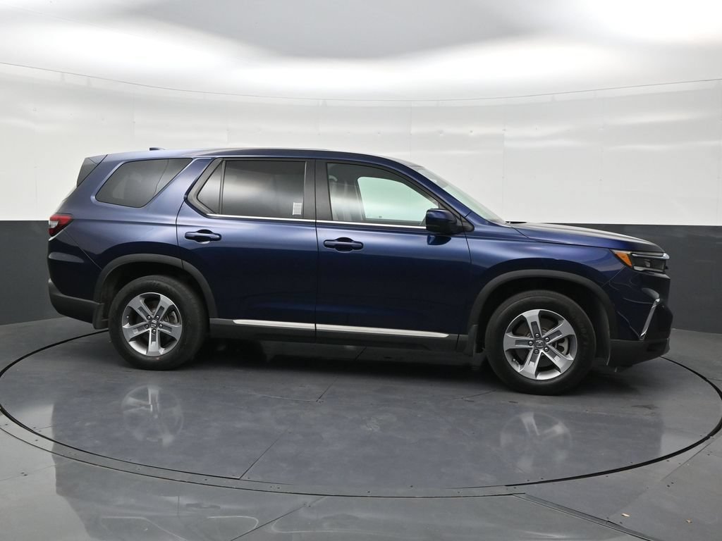 Used 2025 Honda Pilot EX-L image 6