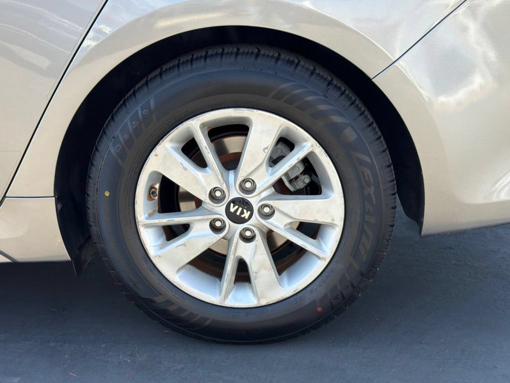 Used 2018 Kia Optima LX FWD image 16