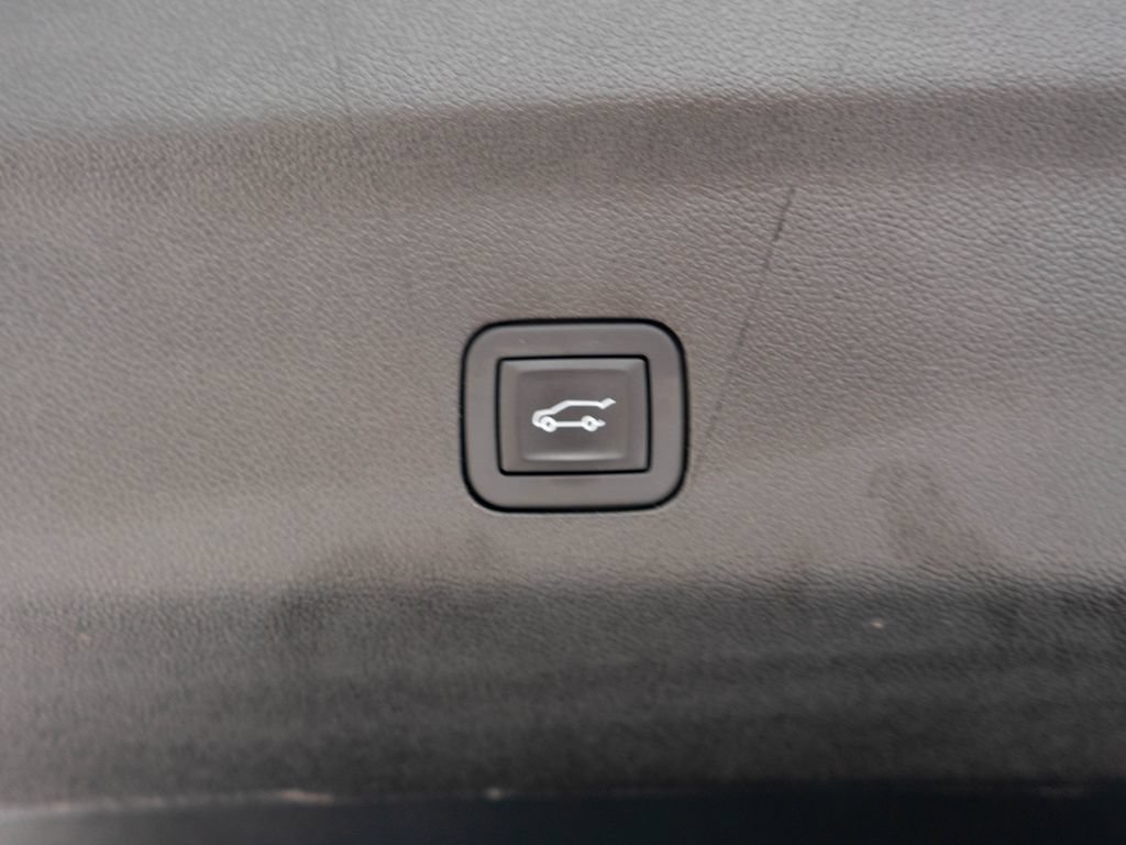 Used 2026 GMC Yukon Denali Ultimate w/ LPO, Floor Liner Package AWD/4WD image 38