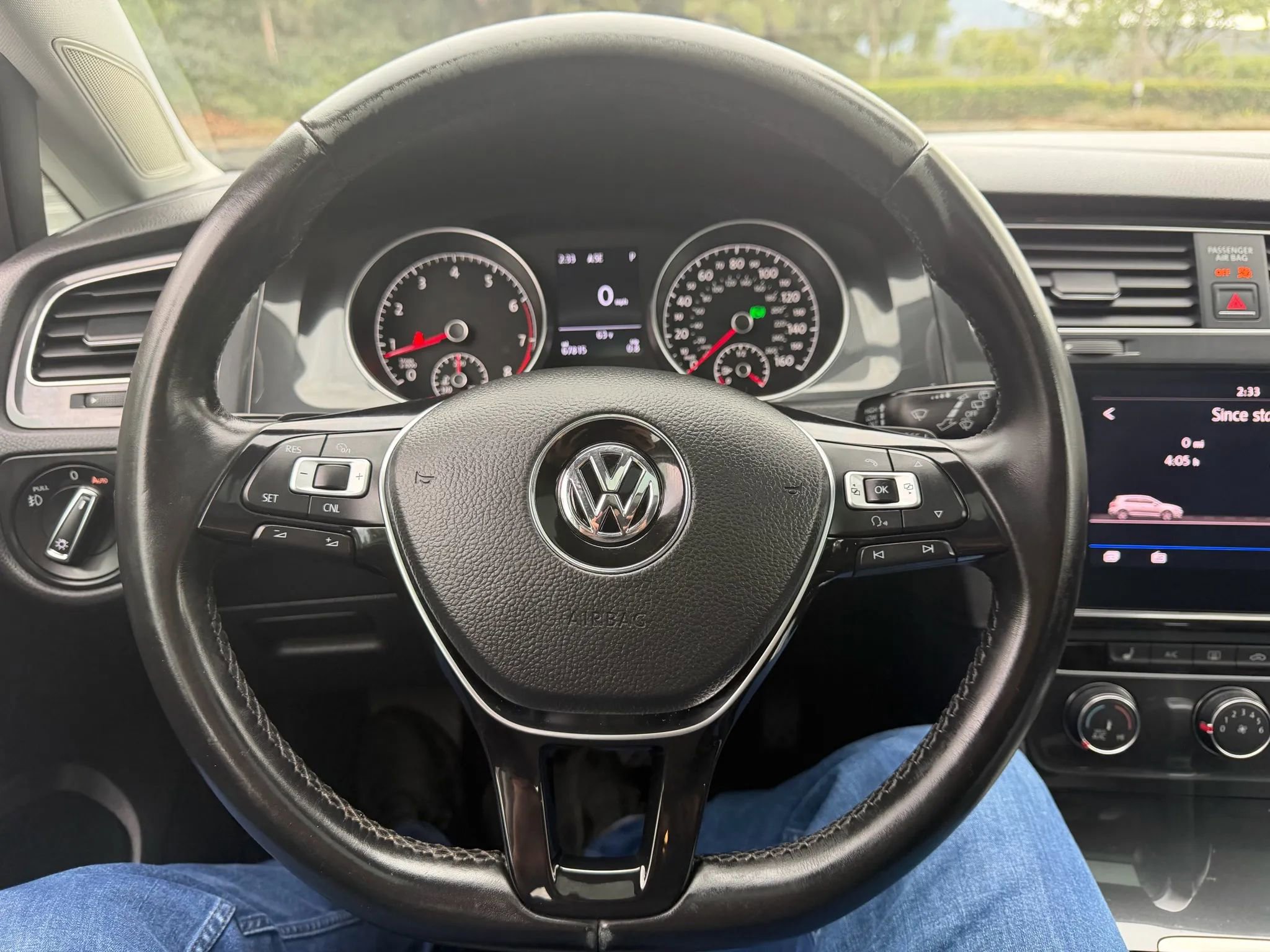 Used 2018 Volkswagen Golf SE image 25