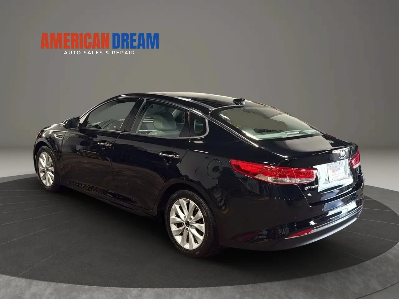 Used 2018 Kia Optima EX w/ Premium Package FWD image 3