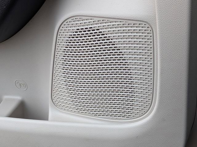 Certified 2024 Chrysler Pacifica Touring-L image 16