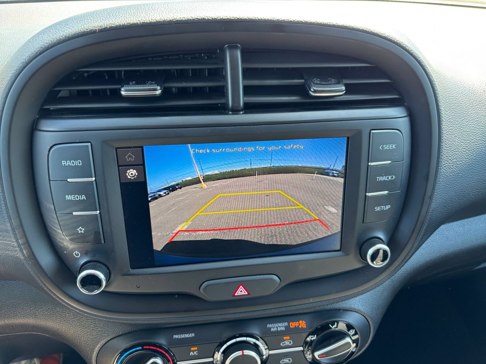 Used 2025 Kia Soul LX w/ LX Technology Package FWD image 22