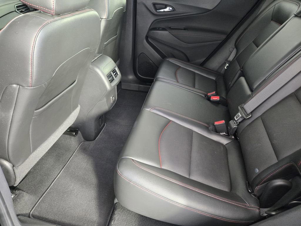 Used 2023 Chevrolet Equinox RS w/ RS Leather Package FWD image 32